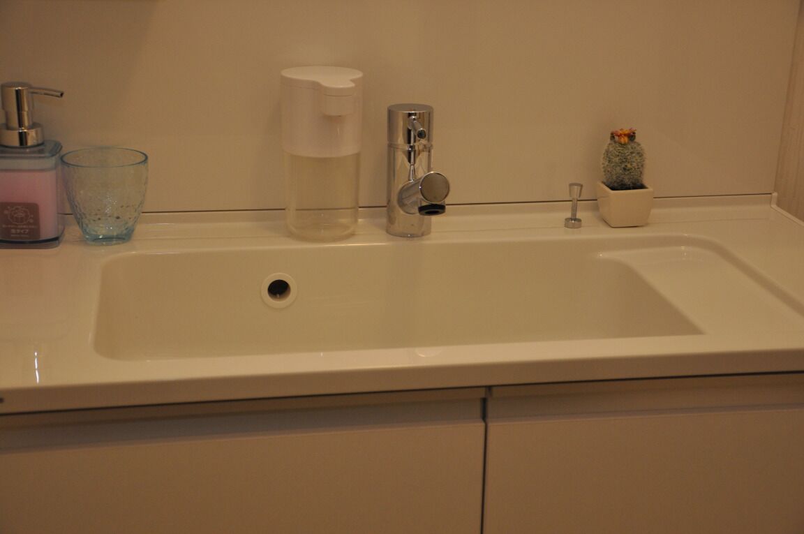 Bathroom sink