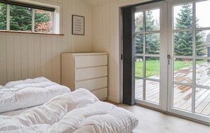 3 bedrooms, travel cot, free WiFi