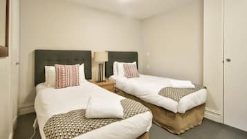 2 Bedrooms Apartment | 2 bedrooms, iron/ironing board, free WiFi, bed sheets