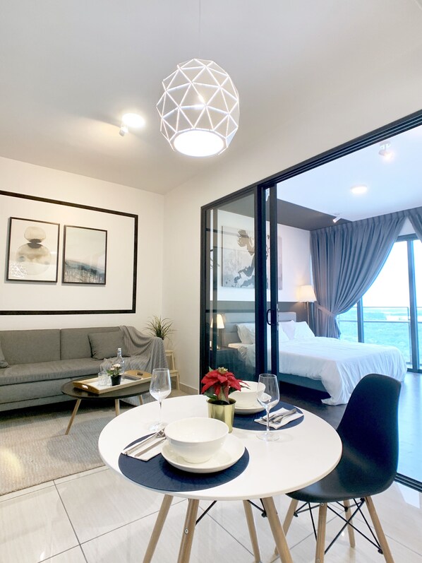 Flat-screen TV - Almas Suites By Iconic Bliss (Iskandar Puteri)