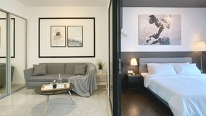 Cortinas blackout, tabla de planchar con plancha y wifi gratis 