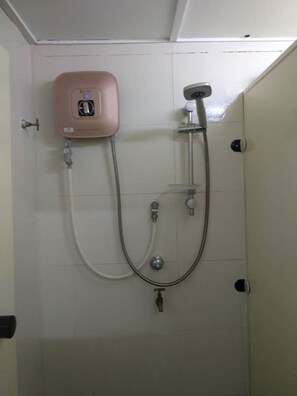 Dusche im Bad