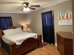 2 chambres, fer et planche à repasser, Wi-Fi gratuit, draps fournis