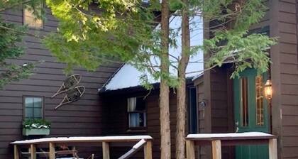 Woody Creek On-Mountain Ski House - 6 Bedroom, Sleeps 10, Pool Table
