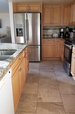 Fridge, microwave, oven, stovetop - 2nd Floor BEACH SIDE Windows both bedrooms (Panama City Beach)