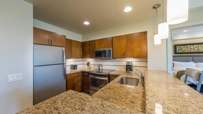 Fridge, microwave, oven, stovetop - Stagecoach 2023 -- VILLA 1BR, 1BA (2023), sleeps 4  (Palm Desert)