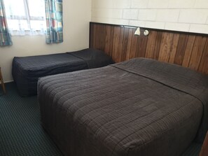 1 quarto, Wi-Fi de cortesia, roupa de cama