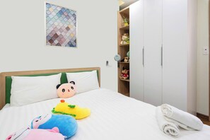 2 bedrooms, iron/ironing board, WiFi