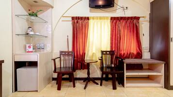 Deluxe Twin Room | Free WiFi, bed sheets