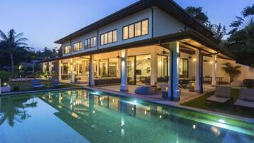 Fassade der Unterkunft – Abend/Nacht