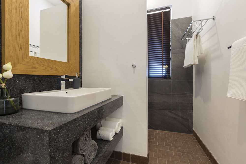 LEMONGRASS POOL VILLA by null