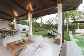Deluxe Villa | Terrace/patio