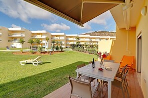 Outdoor dining - ALBUFEIRA PARADISE WITH POOL by HOMING (Albufeira)