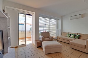 TV - MONTE GORDO DOWNTOWN by HOMING (Monte Gordo)