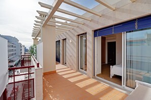 Terrace/patio - MONTE GORDO DOWNTOWN by HOMING (Monte Gordo)