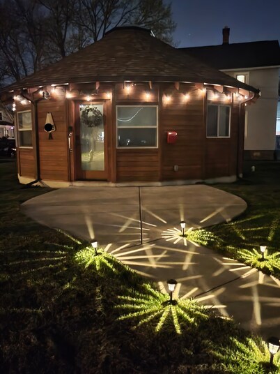 Whimsical Yurt near Niagara Falls and Buffalo
