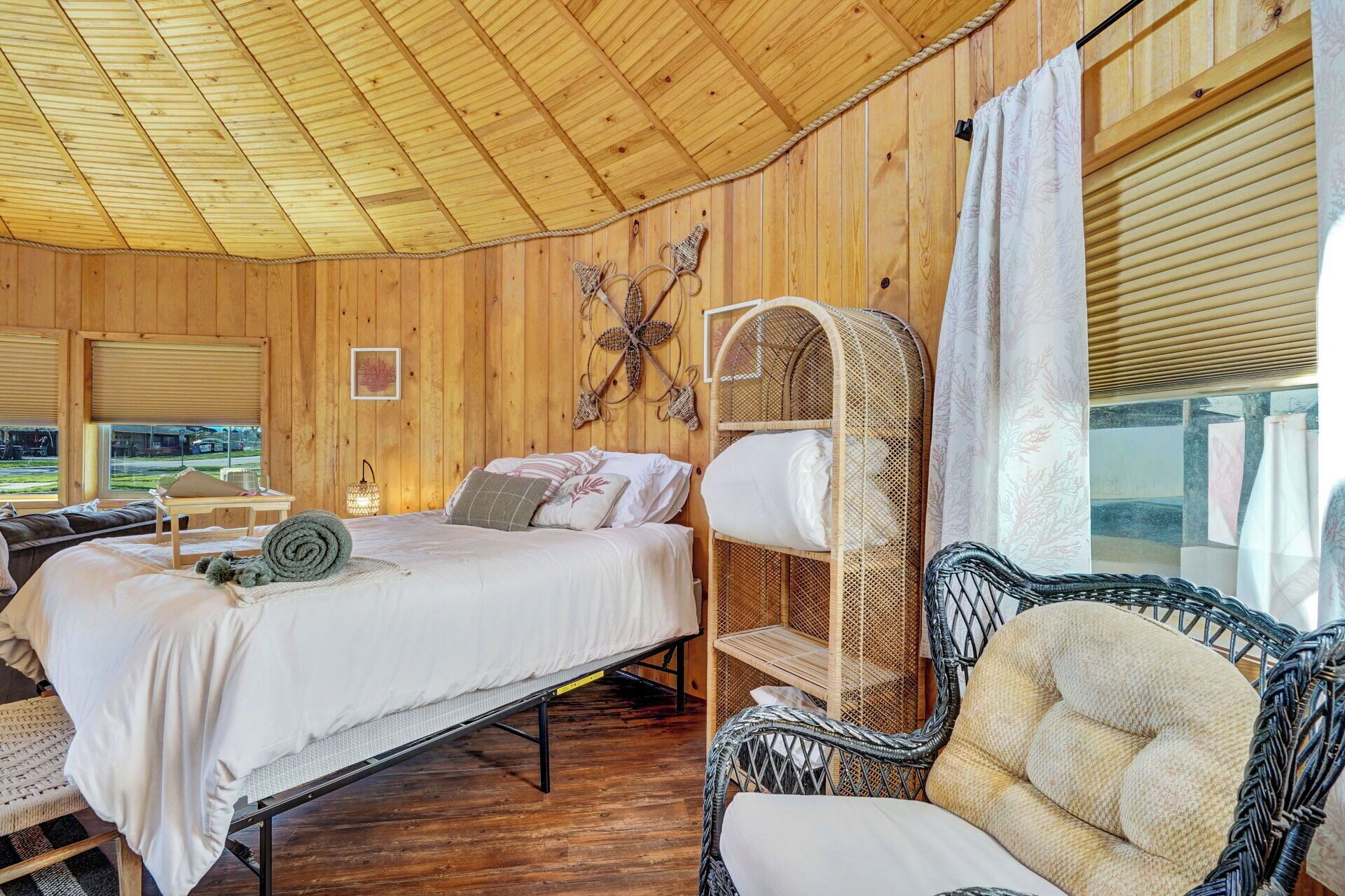 1 bedroom, iron/ironing board, travel crib, WiFi