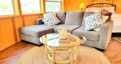 Whimsical Yurt near Niagara Falls and Buffalo