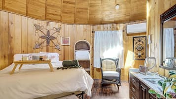 1 bedroom, iron/ironing board, travel cot, WiFi