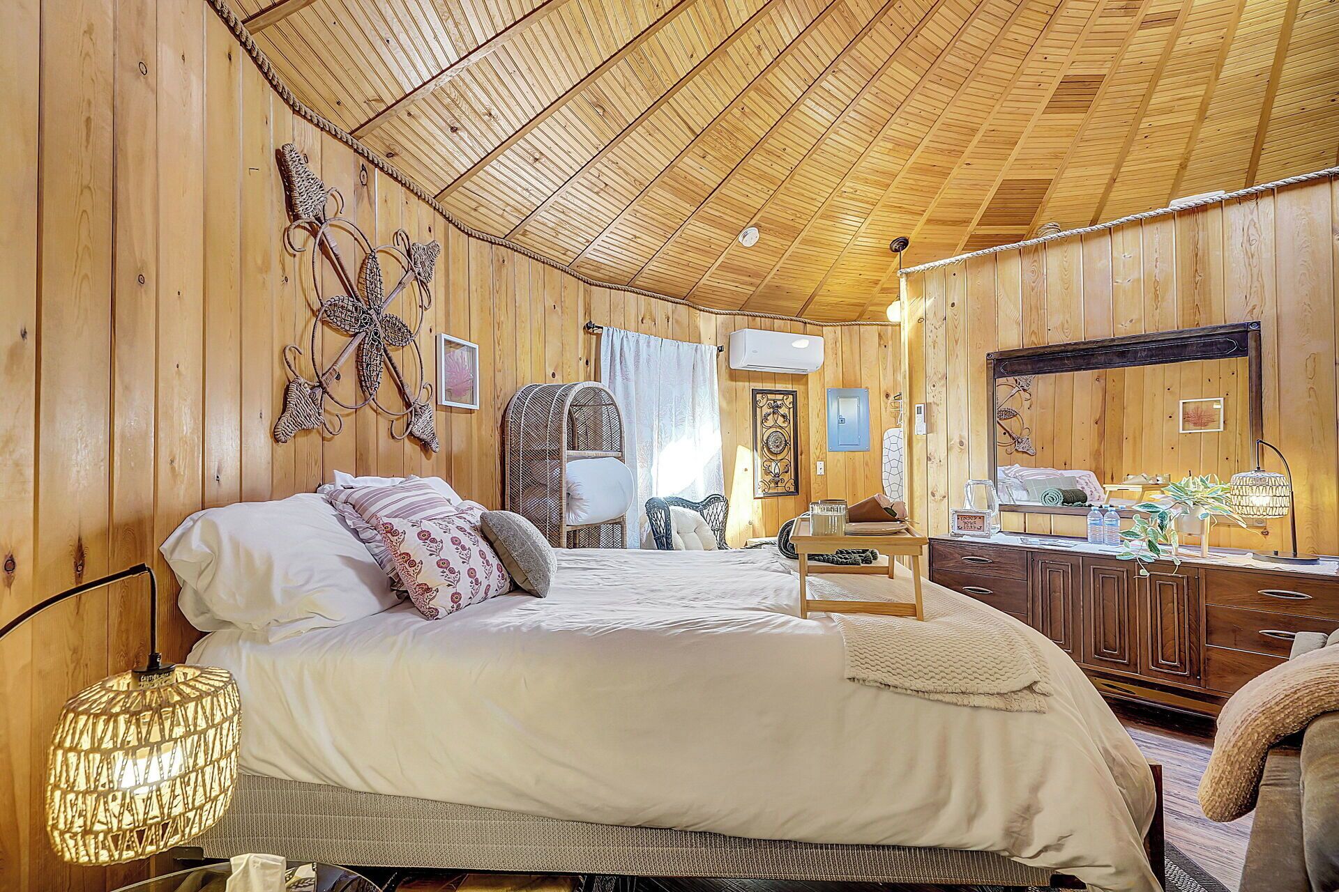 1 bedroom, iron/ironing board, travel crib, WiFi