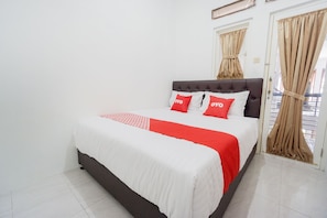 Standard-Doppelzimmer | Schreibtisch, kostenloses WLAN, Bettwäsche