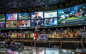 Bar (on property) - An extraordinary array of services and amenities with easy access to LV Strip (Las Vegas)
