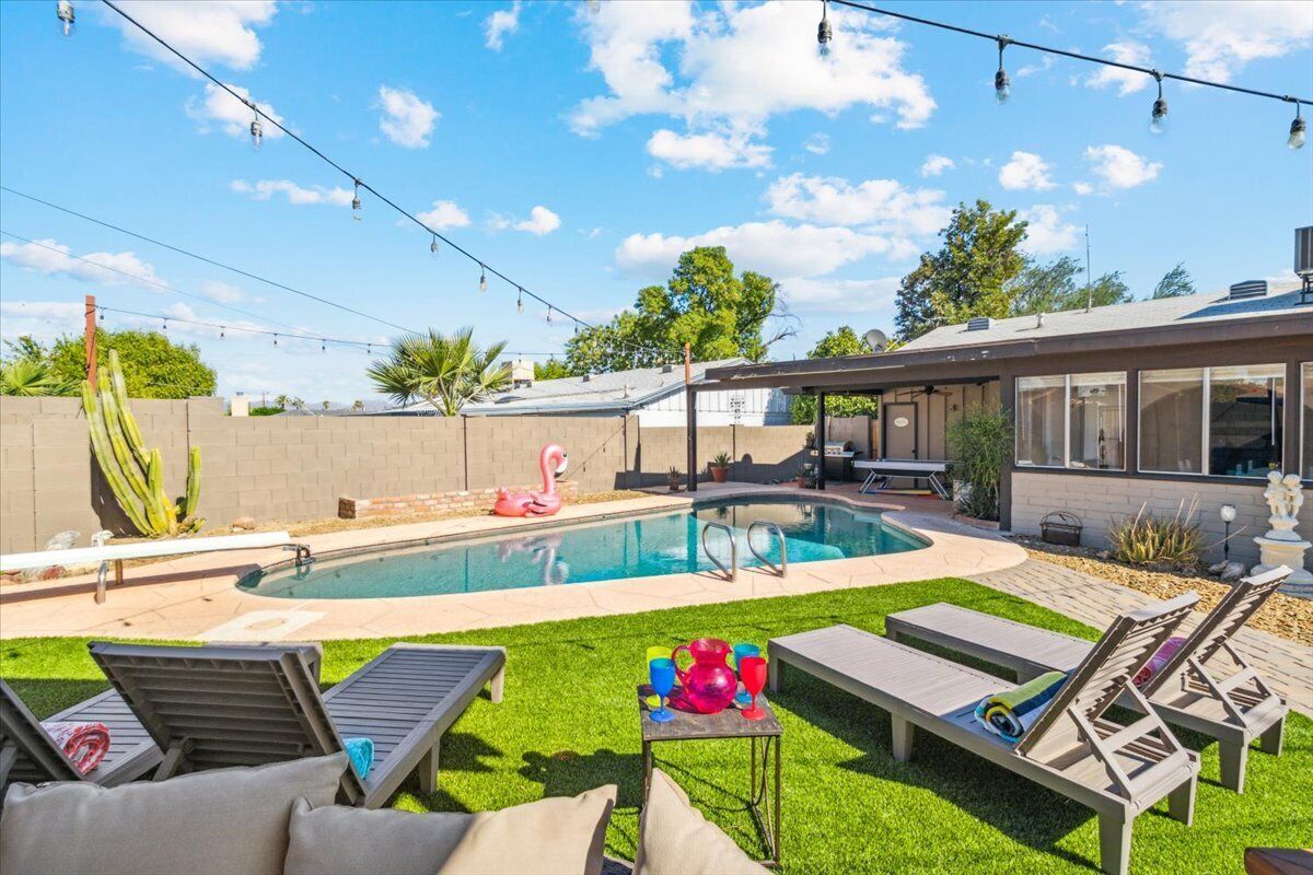 Phoenix Retreat: Heated Pool Fire Pit Games & Prime Location Near Golf & Hiking