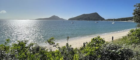 Na praia