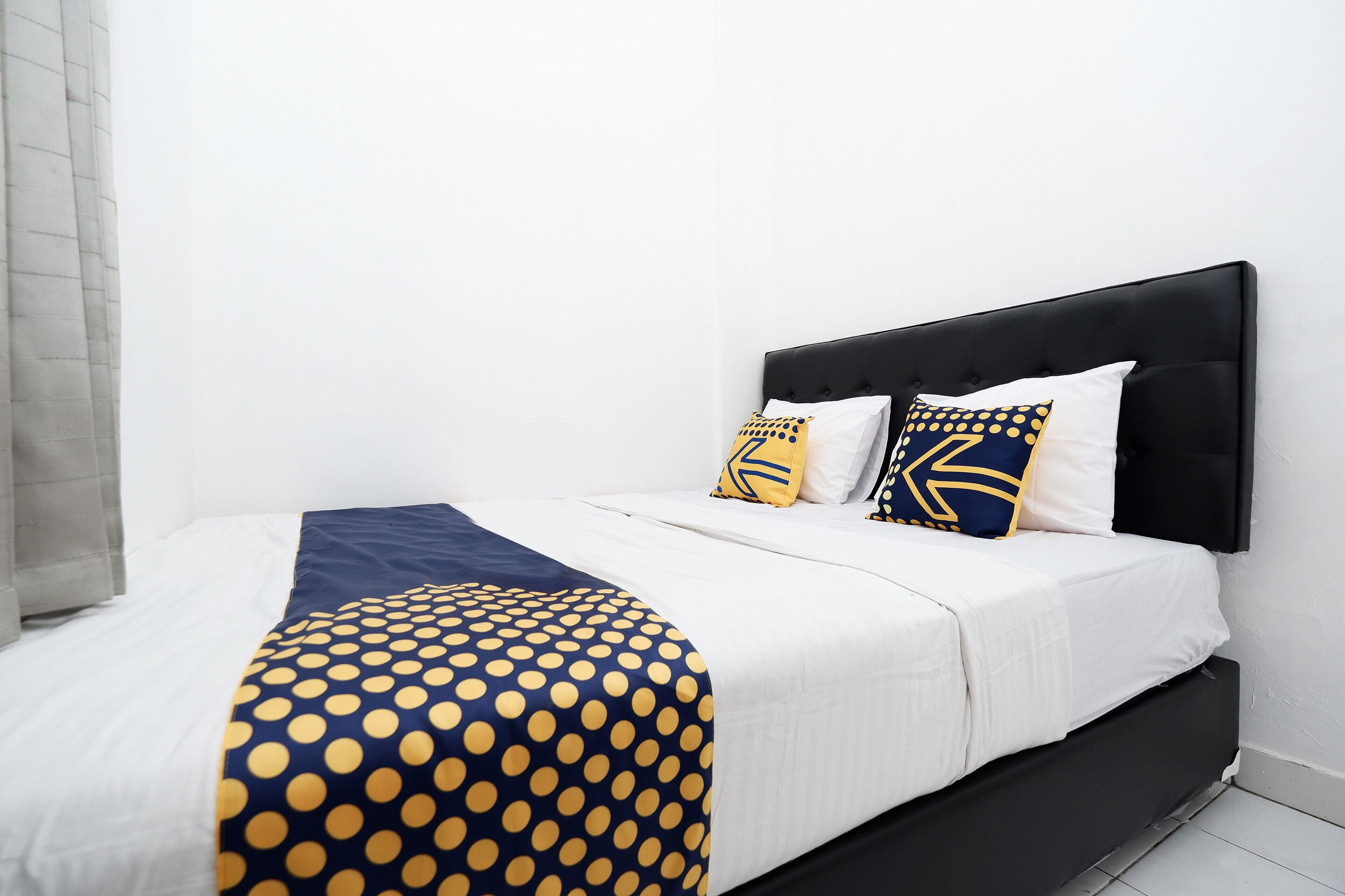 Basic Double Room | Free WiFi, bed sheets
