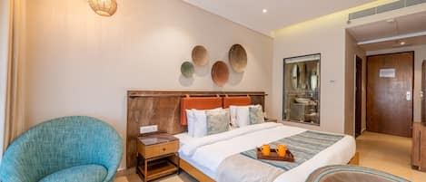 Egyptian cotton sheets, premium bedding, minibar, in-room safe