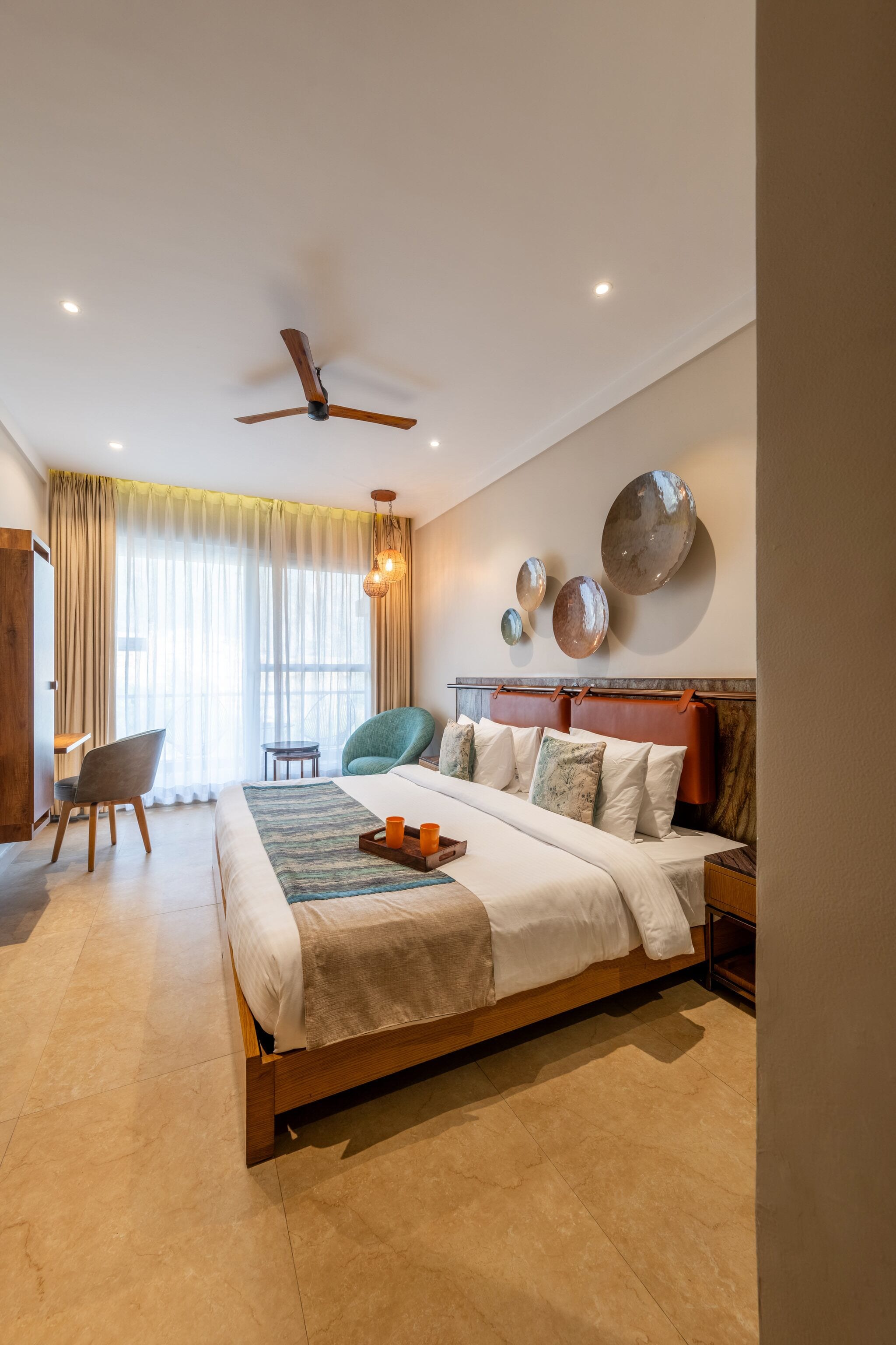 King Room with Balcony | Sábanas de algodón egipcio, ropa de cama de alta calidad, minibar