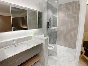 Standard-Doppelzimmer | Badezimmer