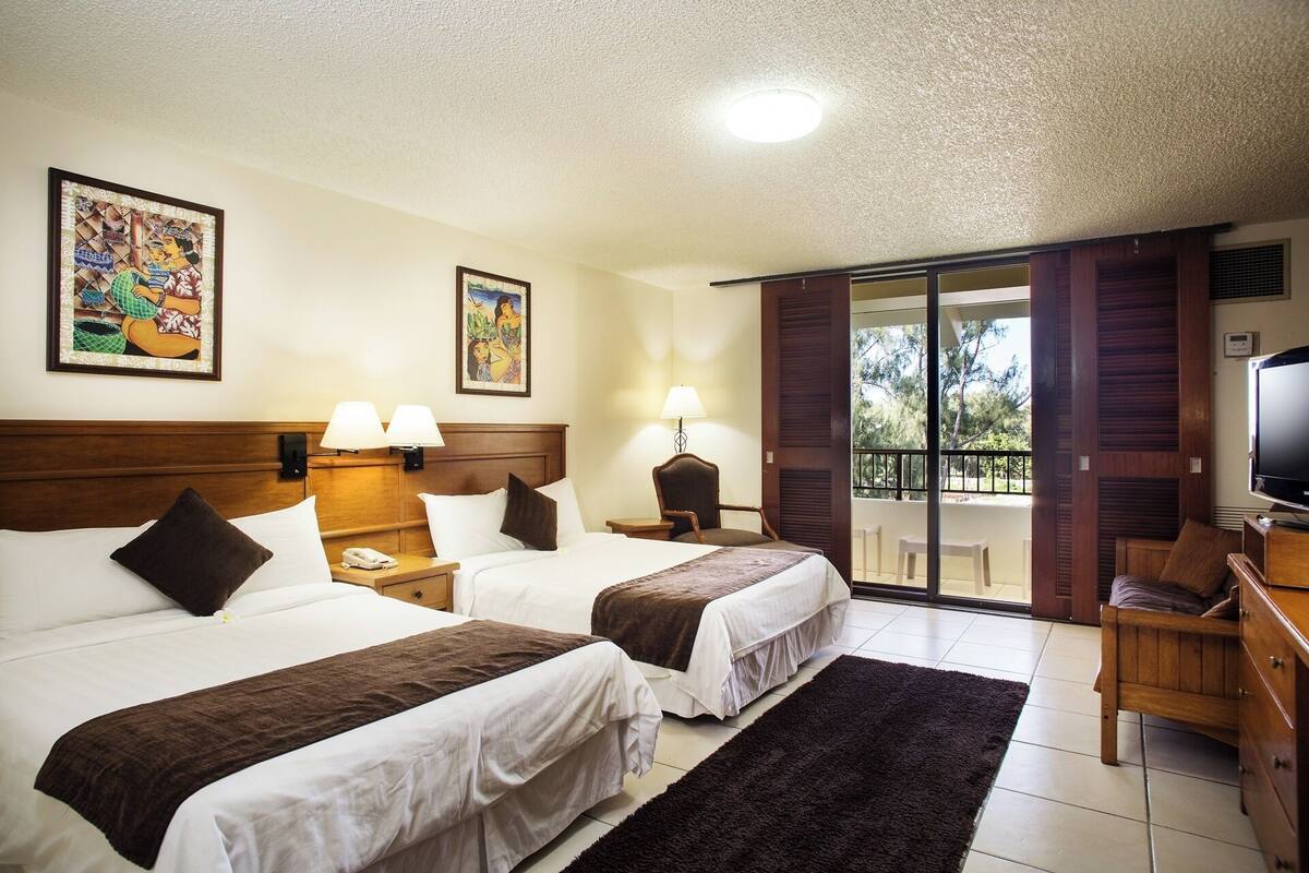 1 bedroom, in-room safe, desk, blackout curtains