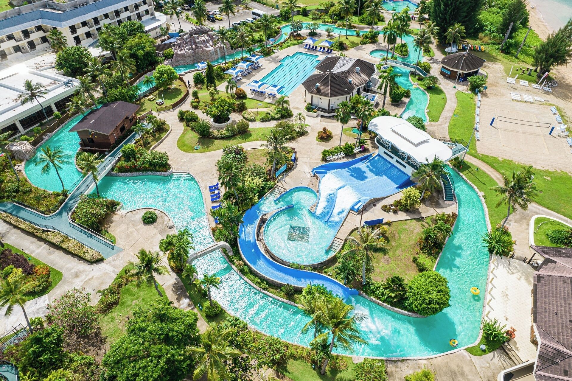 5 outdoor pools, pool loungers