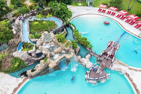 In-room safe, desk, blackout drapes, free WiFi