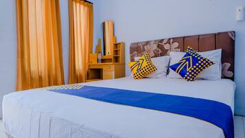 Basic Single Room | Free WiFi, bed sheets