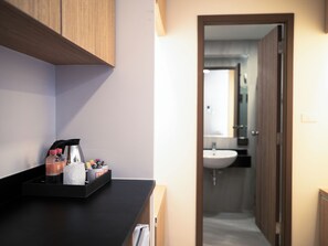 高级房 | 浴室 | 淋浴设施、吹风机、毛巾、肥皂