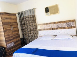 3 bedrooms, free WiFi, bed sheets