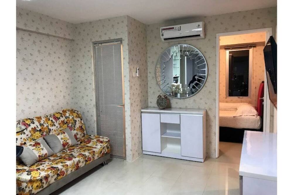 cBassura · City & Pool View 3BR Full Furnish Flat Inside Mall
