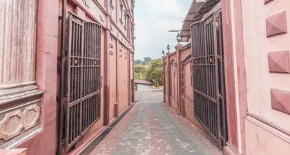 Super OYO 1640 Fallinda Hotel