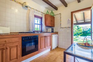 Frigorifero, microonde, forno, lavastoviglie