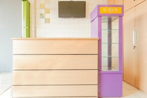 ฝ่ายต้อนรับ