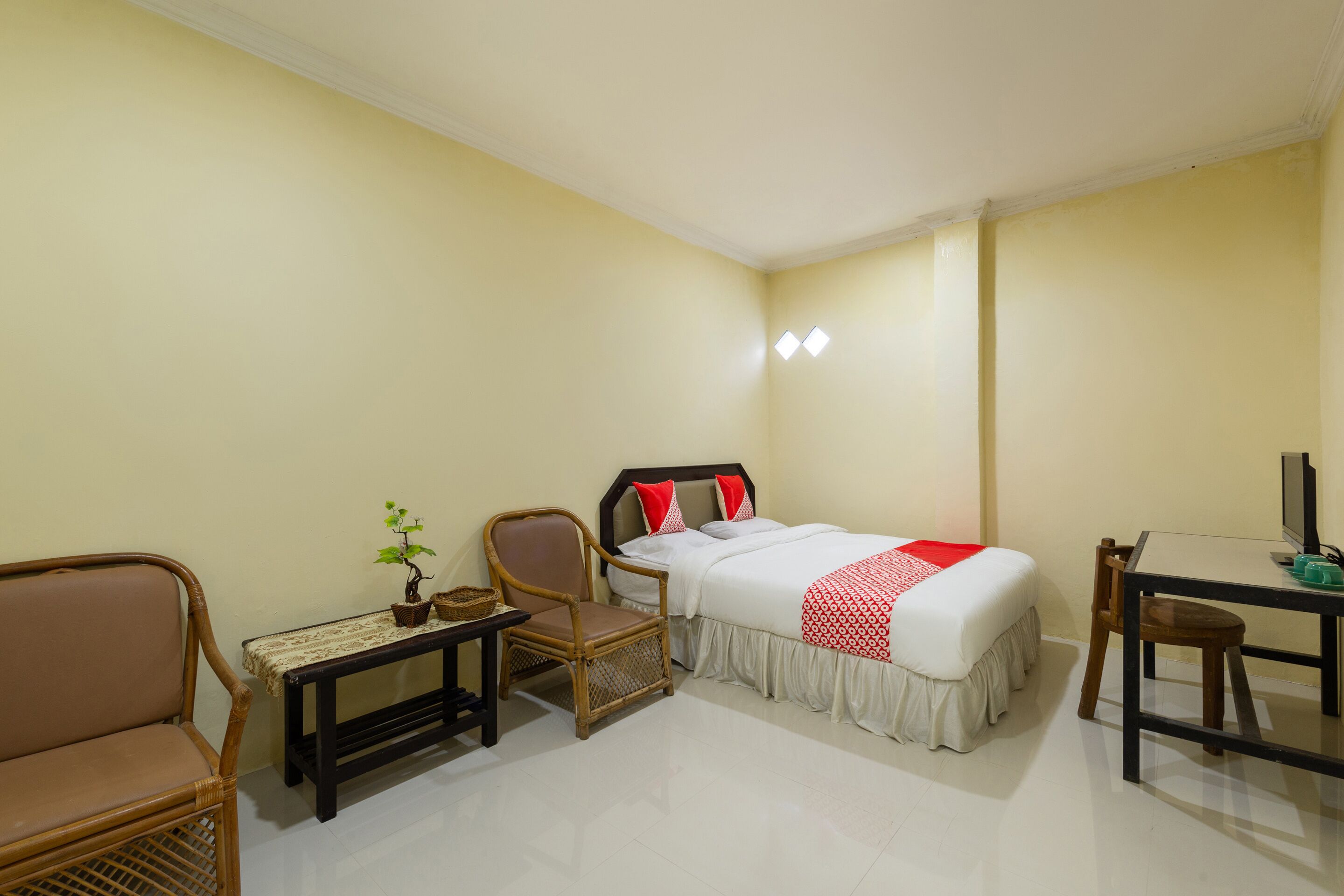 Kamar Double Standar | Wi-Fi gratis dan seprai linen