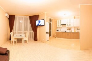 Apartment | Eigene Kochnische | Kühlschrank, Mikrowelle, Herdplatte, Wasserkocher