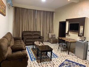 Télévision LED de 32 pouces avec chaînes par satellite, télévision