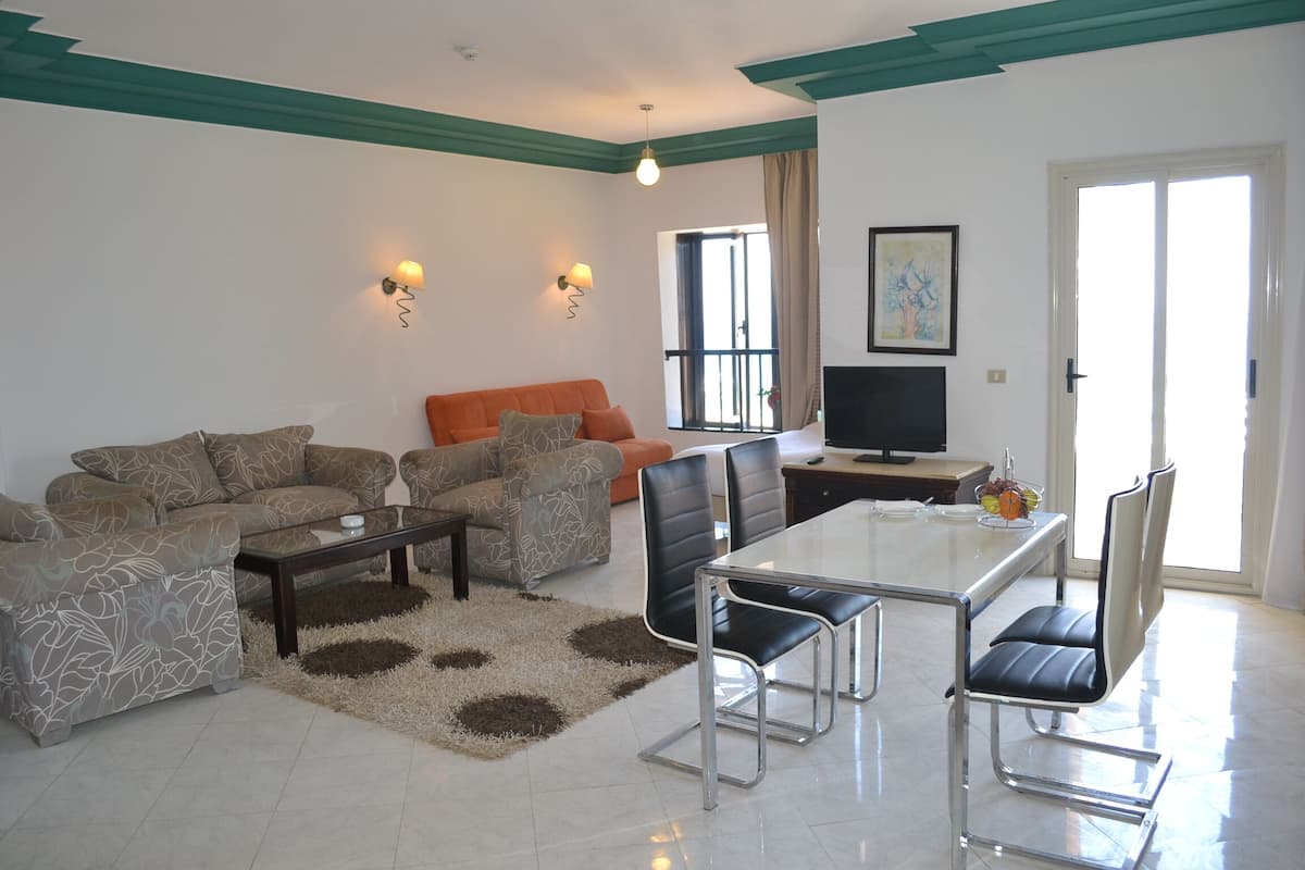 Suite | Wohnbereich | LCD-Fernseher