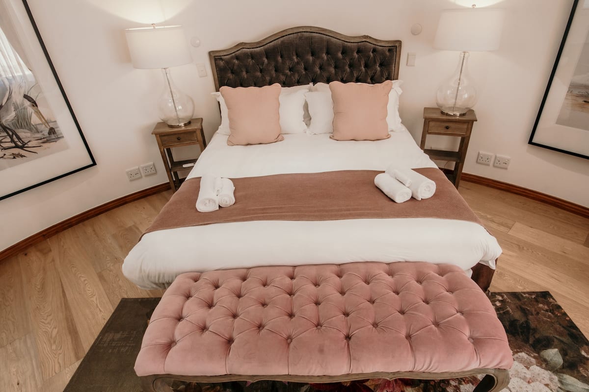 Apartment (Mansion) | 1 bedroom, premium bedding, down duvets, memory-foam beds