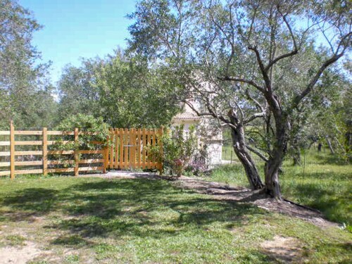 Orchidea 2BR Farmhouse at Aroggia Farm by JJ Hospitality-