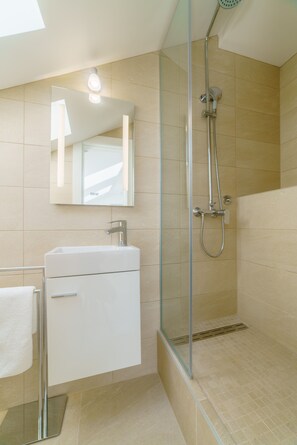 Apartment, 1 Bedroom | Bathroom - Dalmat Apartments (Split)
