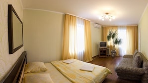 Apartment | 1 bedroom, iron/ironing board, free WiFi, bed sheets - Apart Kiev Derevlianskaya 21A (Kyiv)